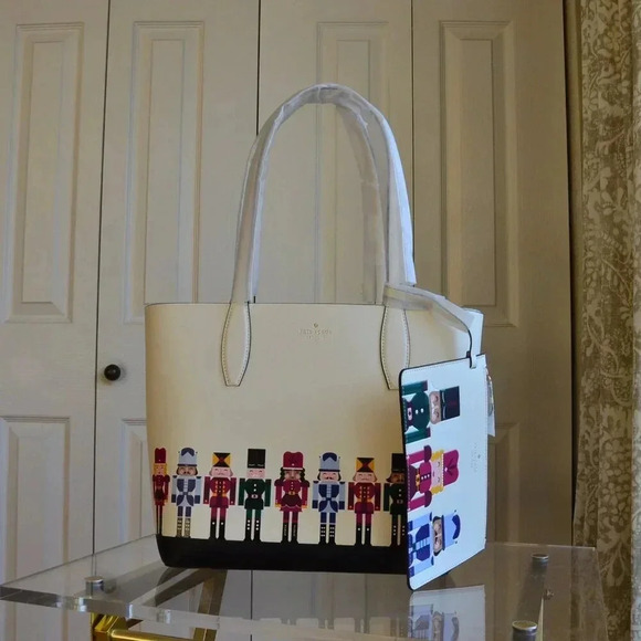 kate spade Handbags - Kate Spade KI969 Nutcracker Small Tote